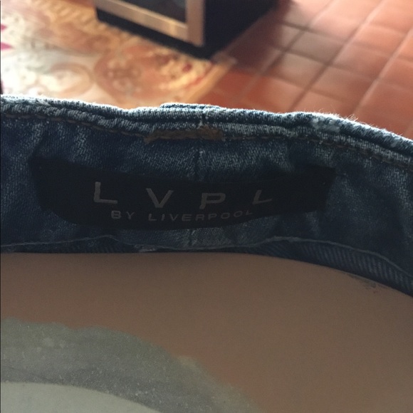 Jeans Liverpool - Picture 4 of 8